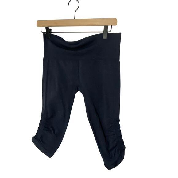 Lululemon In The Flow Crop Size 8 Deep Coal Charcoal Seamless Pilates Gym Cardio - Picture 1 of 4